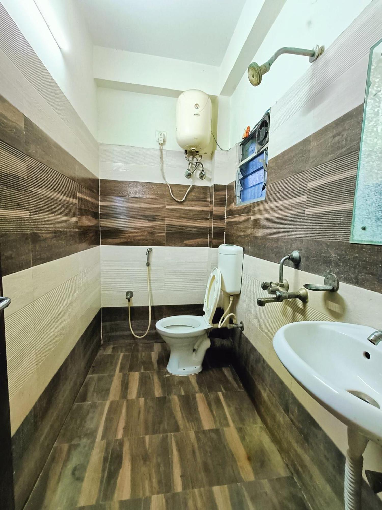 Rest Inn Hotel Newtown Road Near Tata Medical Καλκούτα Εξωτερικό φωτογραφία
